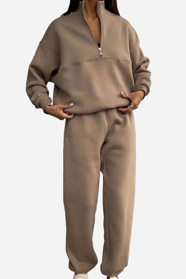 Athleisure at its Finest: Blended Two-Piece Tracksuit
