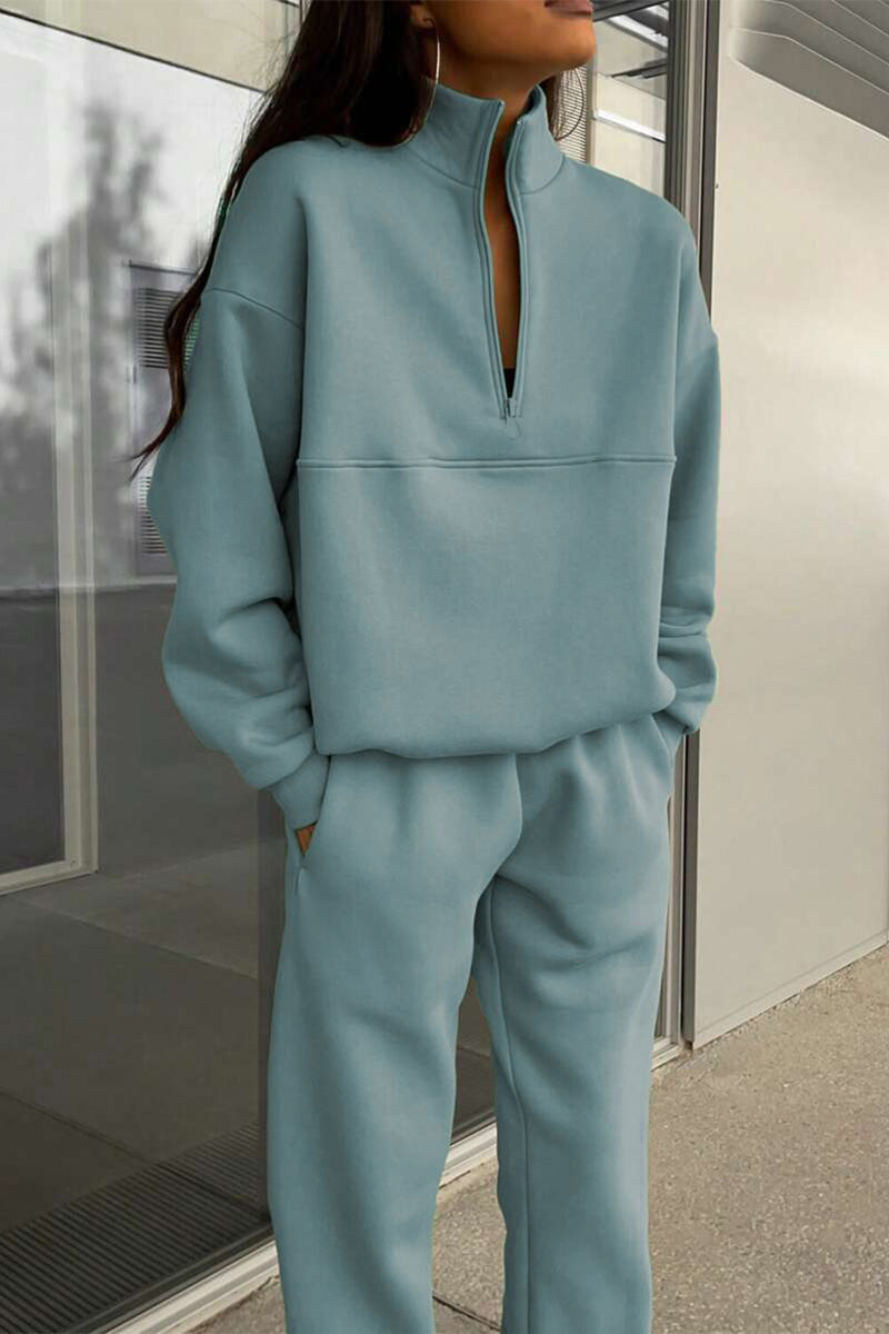 Athleisure at its Finest: Blended Two-Piece Tracksuit
